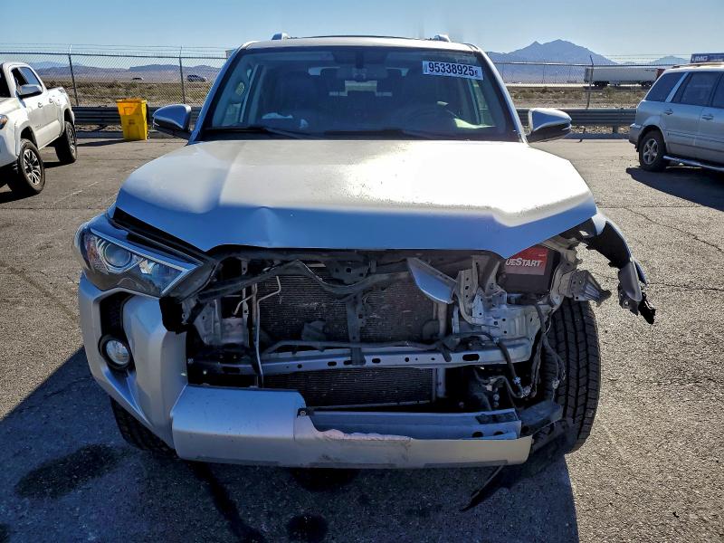 Photo 5 from auction – 2015 TOYOTA 4RUNNER SR with VIN JTEBU5JR9F5272965