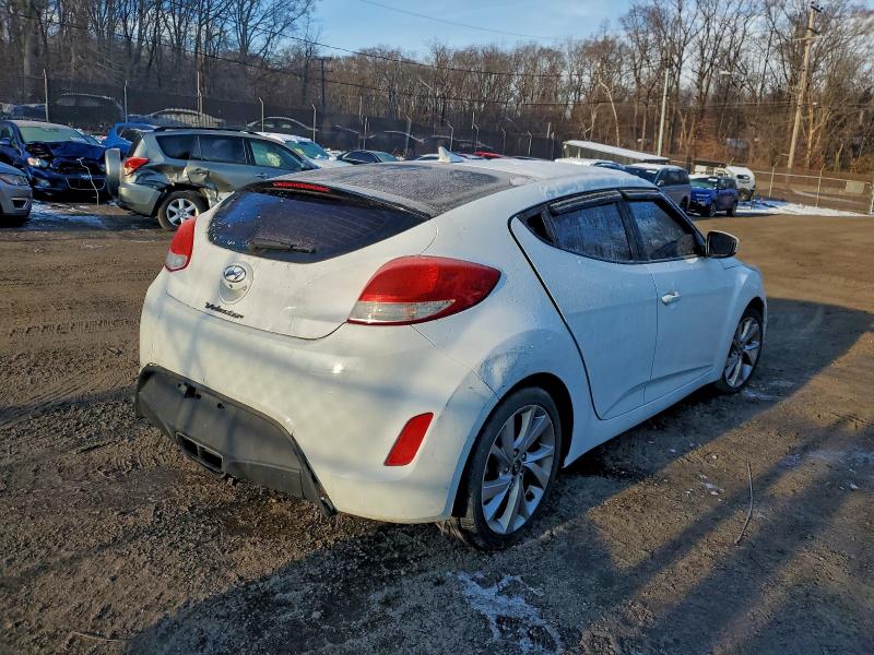Photo 3 from auction – 2016 HYUNDAI VELOSTER with VIN KMHTC6AD1GU292345