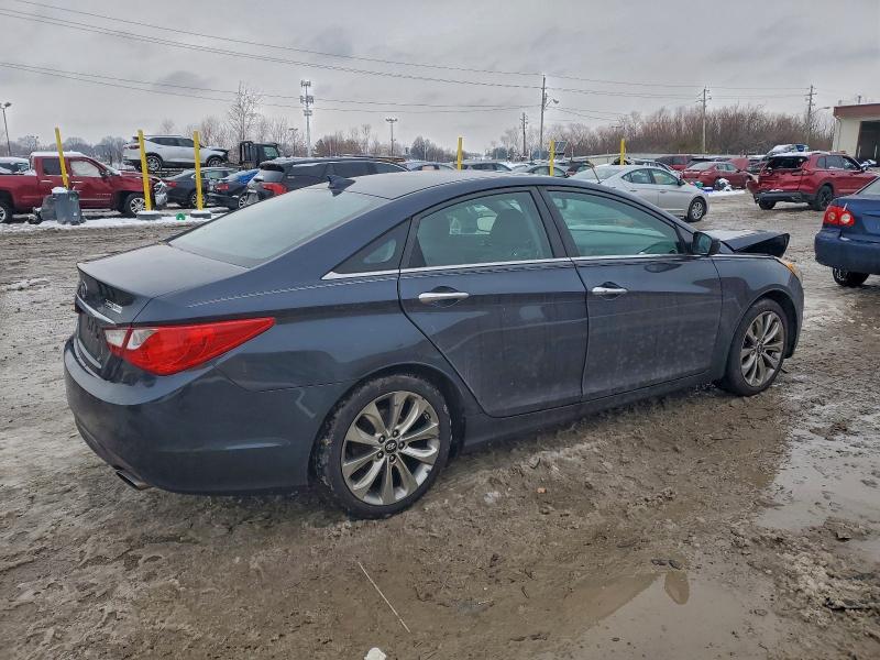 Photo 3 from auction – 2013 HYUNDAI SONATA SE with VIN 5NPEC4AC2DH608253