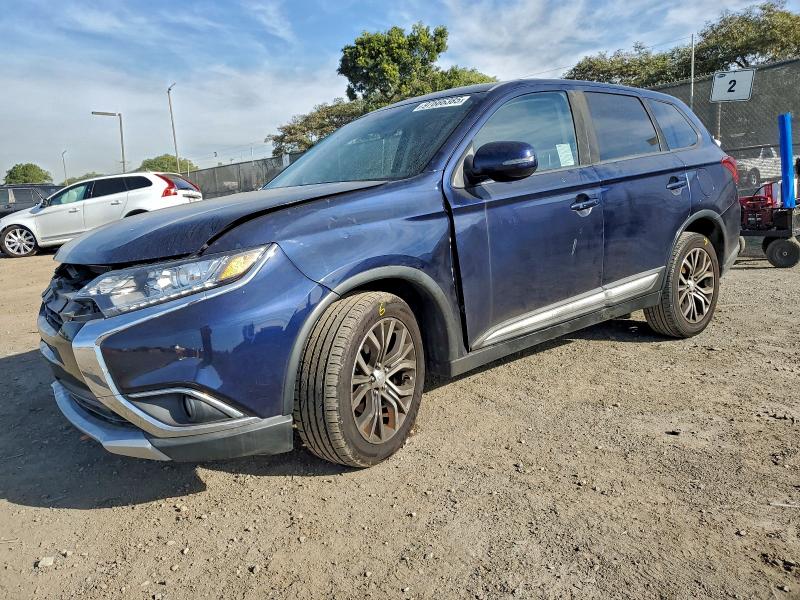 MITSUBISHI OUTLANDER 2017 z numerem VIN JA4AD3A33HZ054770 - Zdjęcie z aukcji