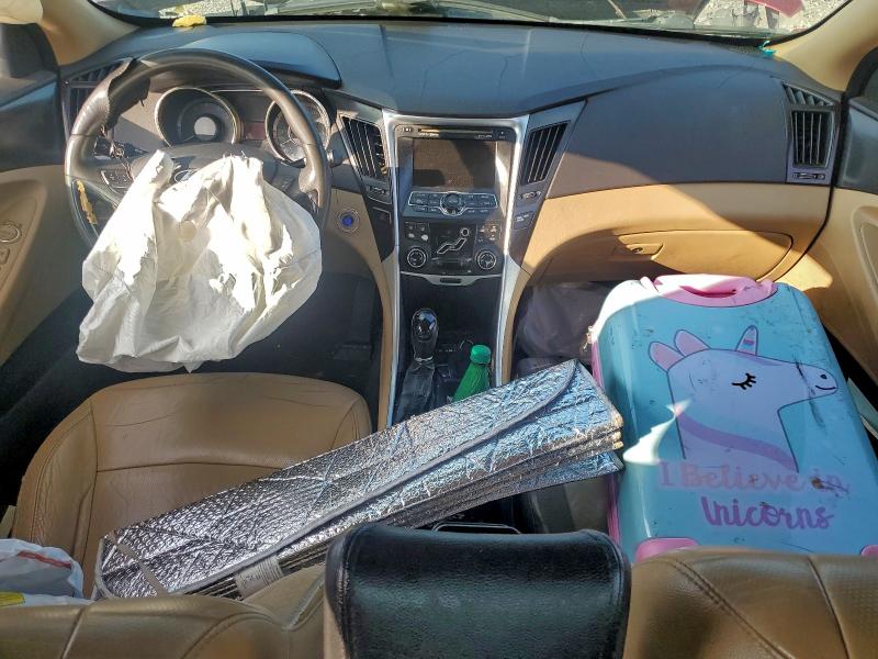 Photo 8 from auction – 2011 HYUNDAI SONATA SE with VIN 5NPEC4AC6BH201839