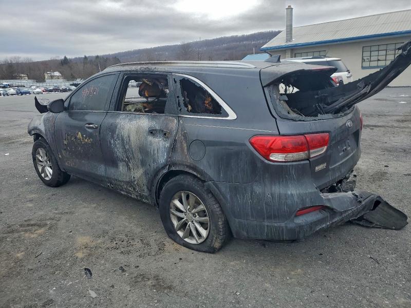 Photo 2 from auction – 2018 KIA SORENTO LX with VIN 5XYPG4A33JG404321