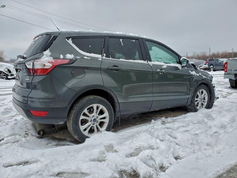 Photo 3 from auction – 2017 FORD ESCAPE SE with VIN 1FMCU0G95HUA69692