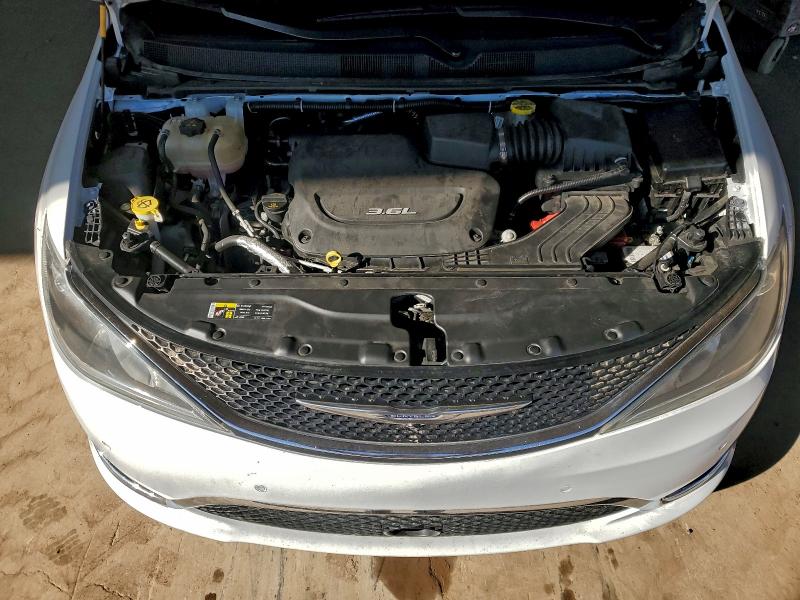 Photo 12 from auction – 2017 CHRYSLER PACIFICA T with VIN 2C4RC1EGXHR756818