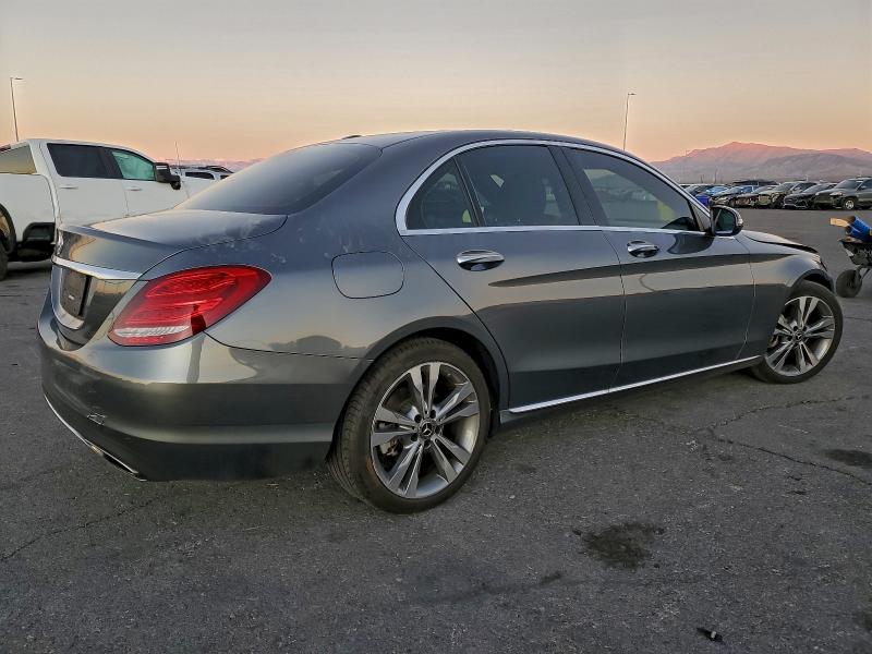 Photo 3 from auction – 2018 MERCEDES-BENZ C 300 with VIN 55SWF4JB2JU274155
