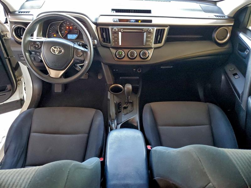 Photo 8 from auction – 2014 TOYOTA RAV4 LE with VIN JTMZFREVXEJ004394