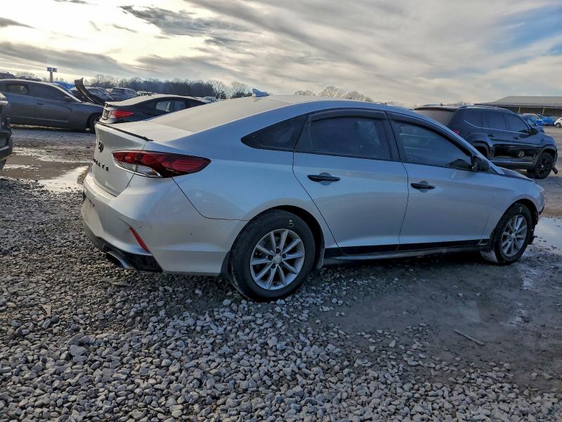 Photo 3 from auction – 2018 HYUNDAI SONATA SE with VIN 5NPE24AF0JH694624