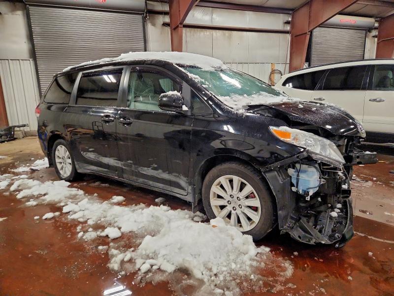 Photo 4 from auction – 2014 TOYOTA SIENNA LE with VIN 5TDJK3DC6ES088626