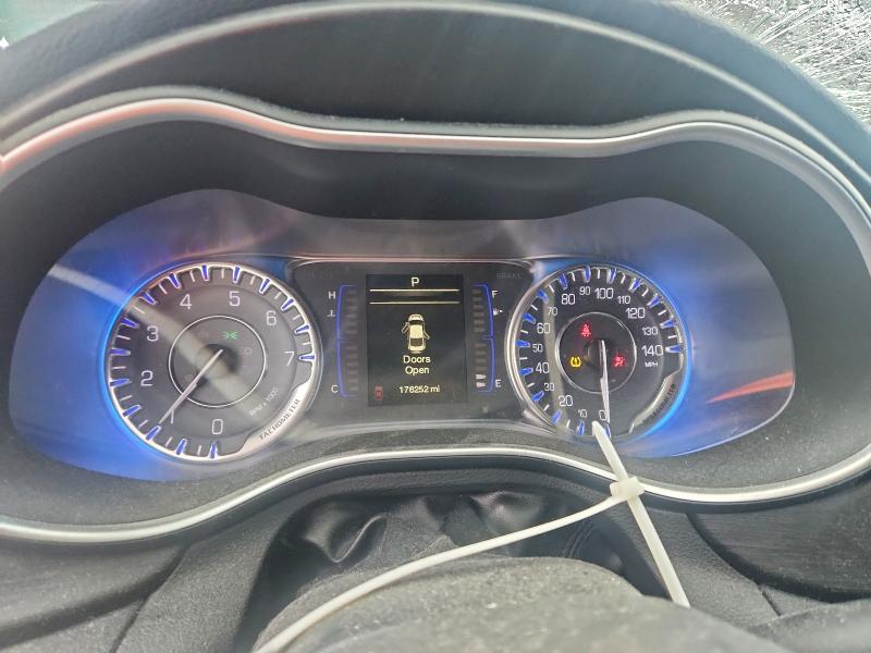 Photo 9 from auction – 2015 CHRYSLER 200 LIMITE with VIN 1C3CCCAB6FN614668