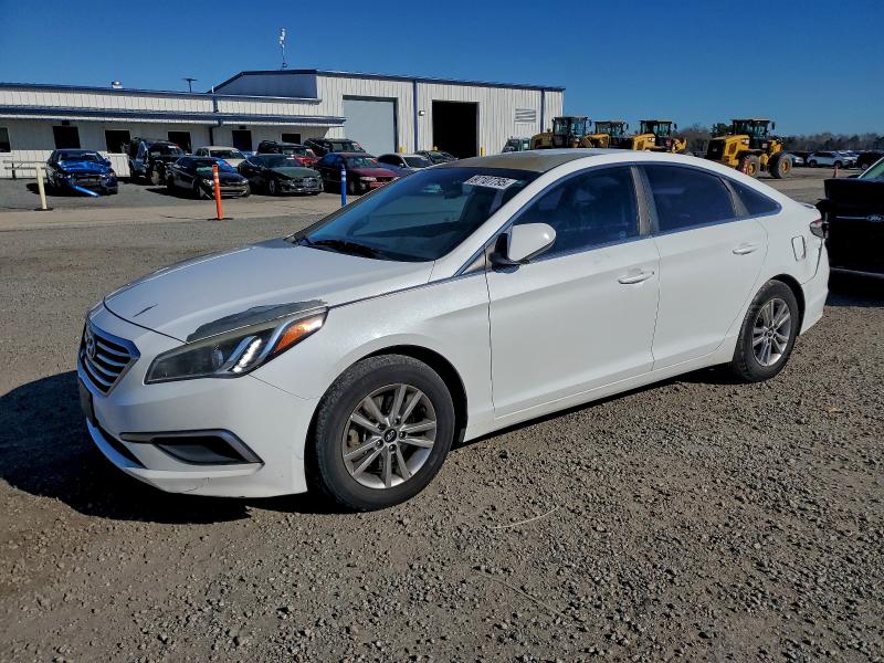 Photo 1 from auction – 2016 HYUNDAI SONATA SE with VIN 5NPE24AF5GH373607