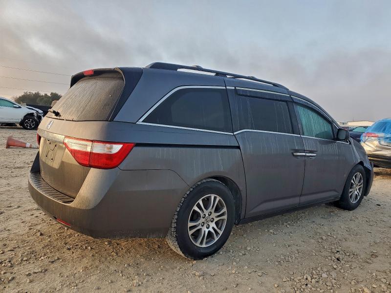 Photo 3 from auction – 2011 HONDA ODYSSEY EX with VIN 5FNRL5H60BB049983