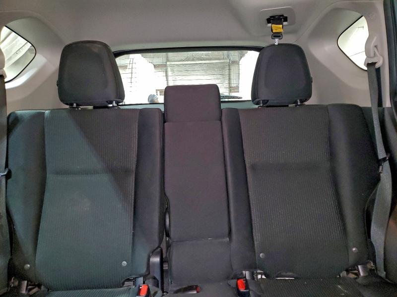 Photo 10 from auction – 2017 TOYOTA RAV4 LE with VIN JTMBFREV5HJ713725