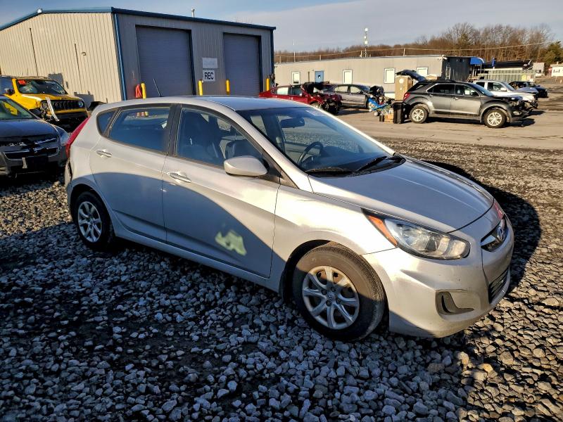 Photo 4 from auction – 2012 HYUNDAI ACCENT GLS with VIN KMHCT5AE4CU047018