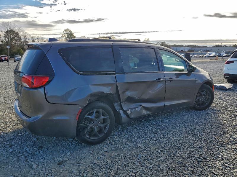 Photo 3 from auction – 2019 CHRYSLER PACIFICA T with VIN 2C4RC1EG5KR733079