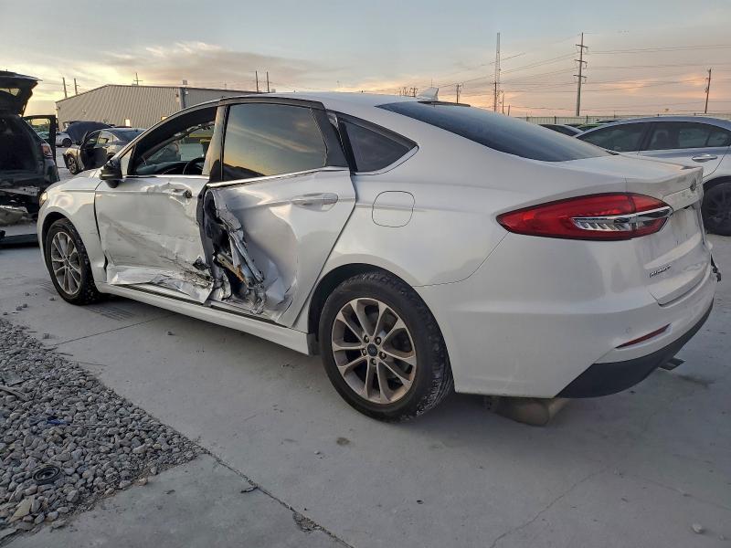 Photo 2 from auction – 2020 FORD FUSION SE with VIN 3FA6P0HD4LR165850