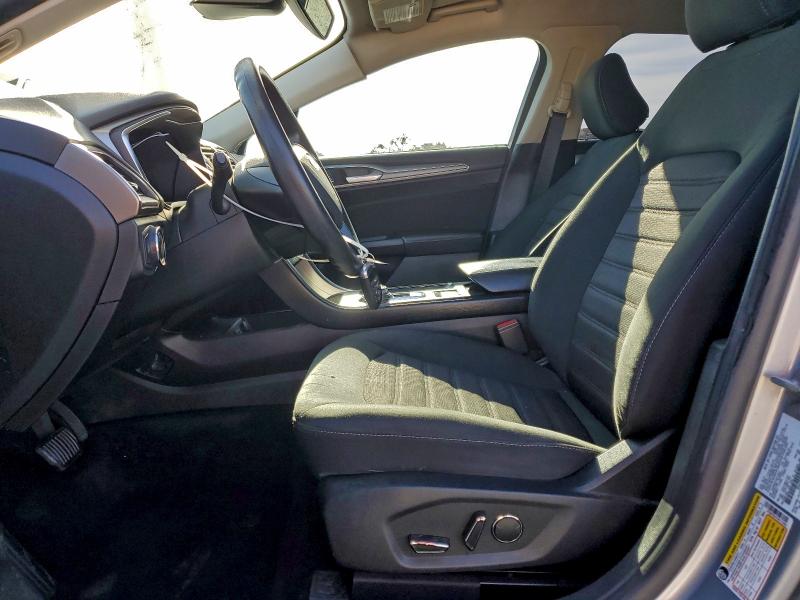 Photo 7 from auction – 2020 FORD FUSION SE with VIN 3FA6P0LU7LR113362