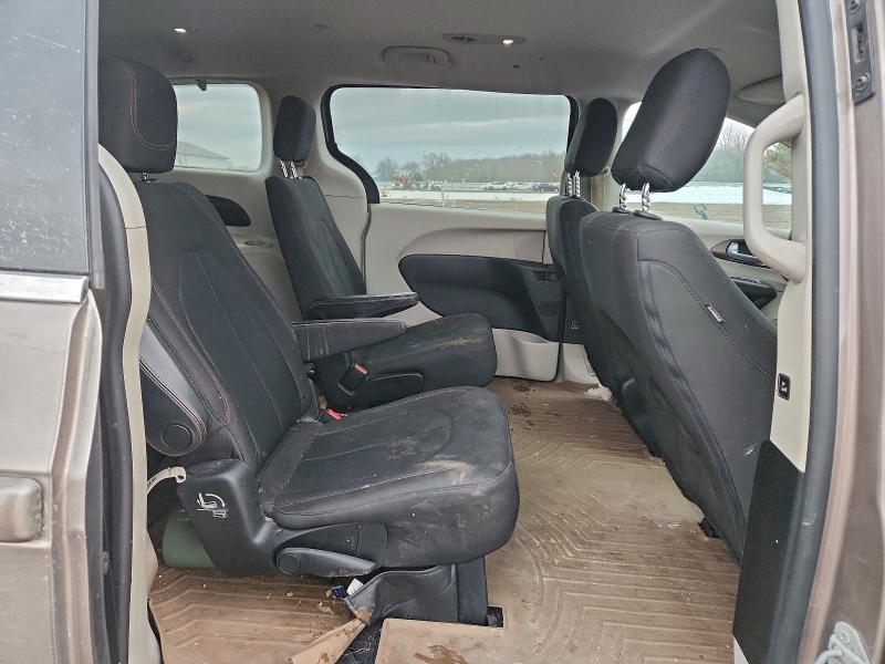 Photo 11 from auction – 2017 CHRYSLER PACIFICA T with VIN 2C4RC1DG2HR550720