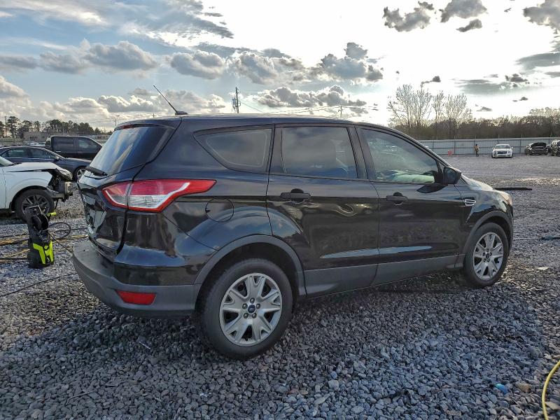 Photo 3 from auction – 2015 FORD ESCAPE S with VIN 1FMCU0F7XFUC06154
