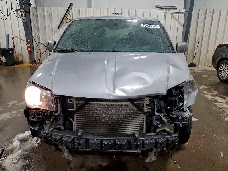 Photo 5 from auction – 2015 CHRYSLER TOWN & COU with VIN 2C4RC1HG4FR583841
