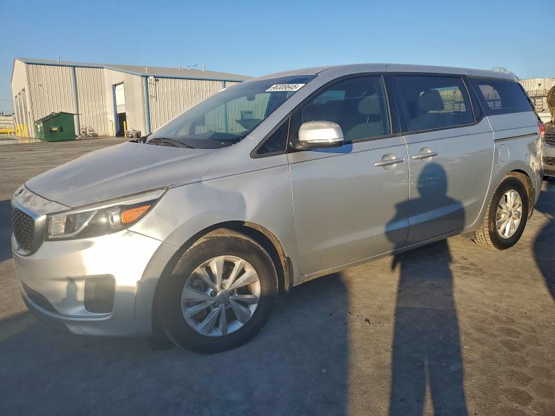 KIA SEDONA L 2017 with VIN KNDMA5C11H6261128 - Photo from auction
