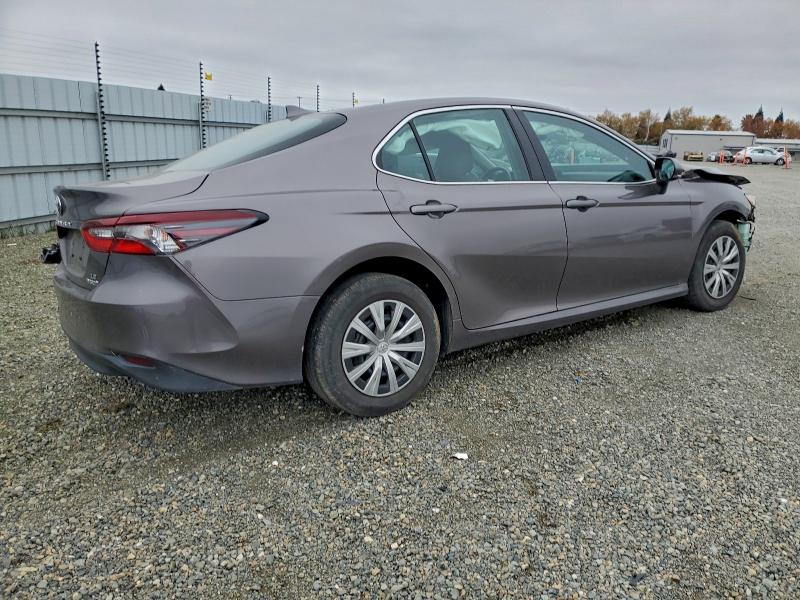 Photo 3 from auction – 2022 TOYOTA CAMRY LE with VIN 4T1C31AK9NU583965