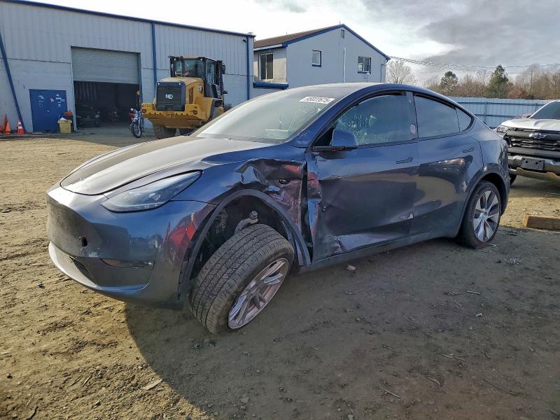 TESLA MODEL Y 2023 with VIN 7SAYGDEE4PF638695 - Photo from auction