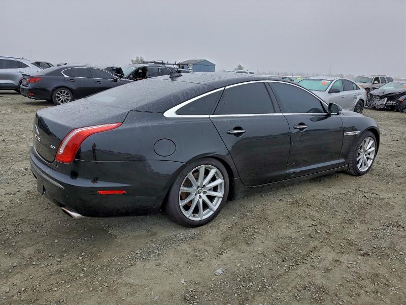 Photo 3 from auction – 2013 JAGUAR XJ with VIN SAJWA1C75D8V56349