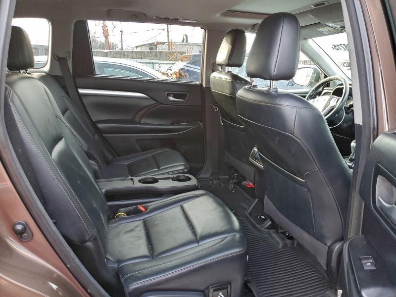 Photo 11 from auction – 2018 TOYOTA HIGHLANDER with VIN 5TDJZRFHXJS904187