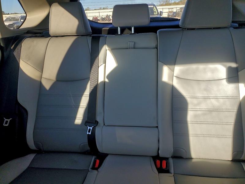 Photo 10 from auction – 2021 TOYOTA RAV4 XLE P with VIN 2T3C1RFV8MW154040