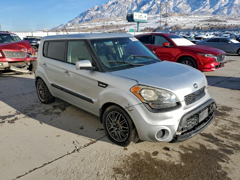 Photo 4 from auction – 2013 KIA SOUL with VIN KNDJT2A58D7497748