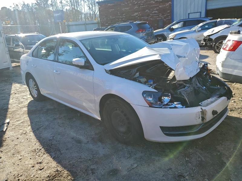 Photo 4 from auction – 2015 VOLKSWAGEN PASSAT S with VIN 1VWAT7A38FC084148