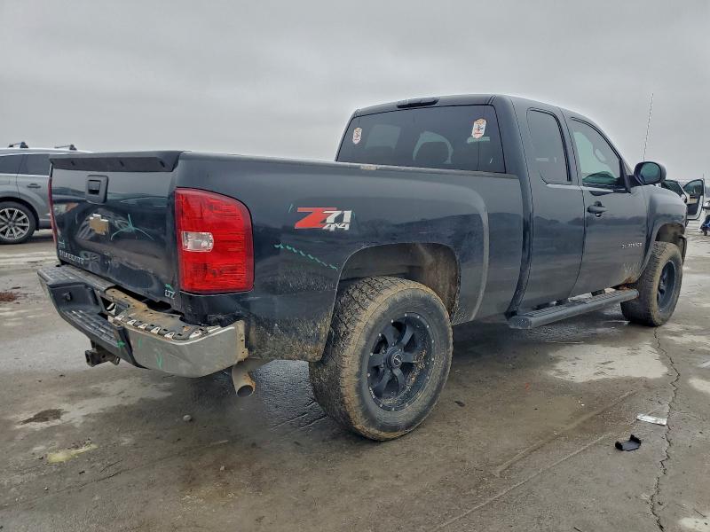 Photo 3 from auction – 2010 CHEVROLET SILVERADO with VIN 1GCSKTE37AZ110838