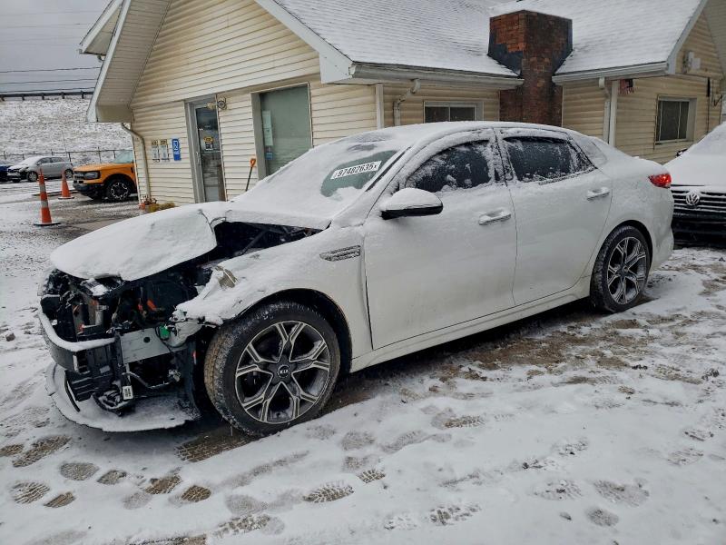 KIA OPTIMA EX 2016 with VIN 5XXGU4L38GG057233 - Photo from auction