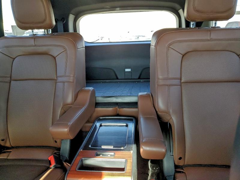Photo 10 from auction – 2023 LINCOLN AVIATOR RE with VIN 5LM5J7WC5PGL05064