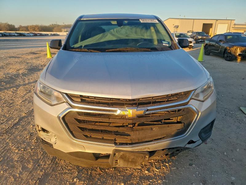 Photo 5 from auction – 2018 CHEVROLET TRAVERSE L with VIN 1GNERFKW6JJ251172