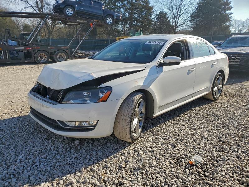 Photo 1 from auction – 2015 VOLKSWAGEN PASSAT SEL with VIN 1VWCV7A31FC076167