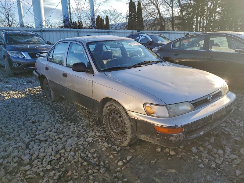 Photo 4 from auction – 1995 TOYOTA COROLLA with VIN 2T1AE04B7SC104818