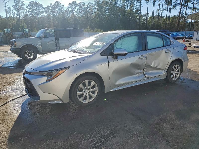TOYOTA COROLLA LE 2021 with VIN 5YFEPMAE7MP176526 - Photo from auction