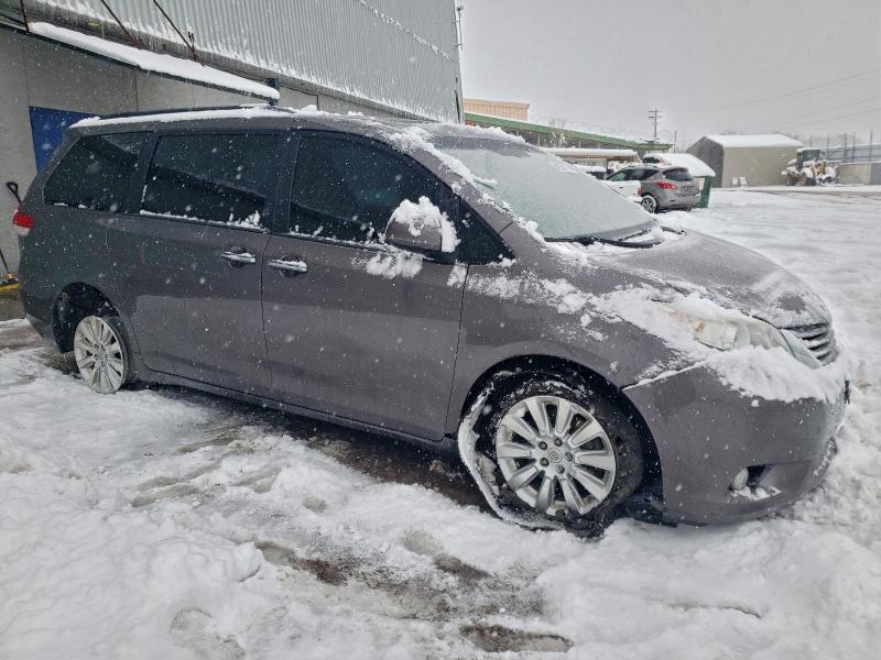 Photo 4 from auction – 2012 TOYOTA SIENNA XLE with VIN 5TDDK3DC6CS046130