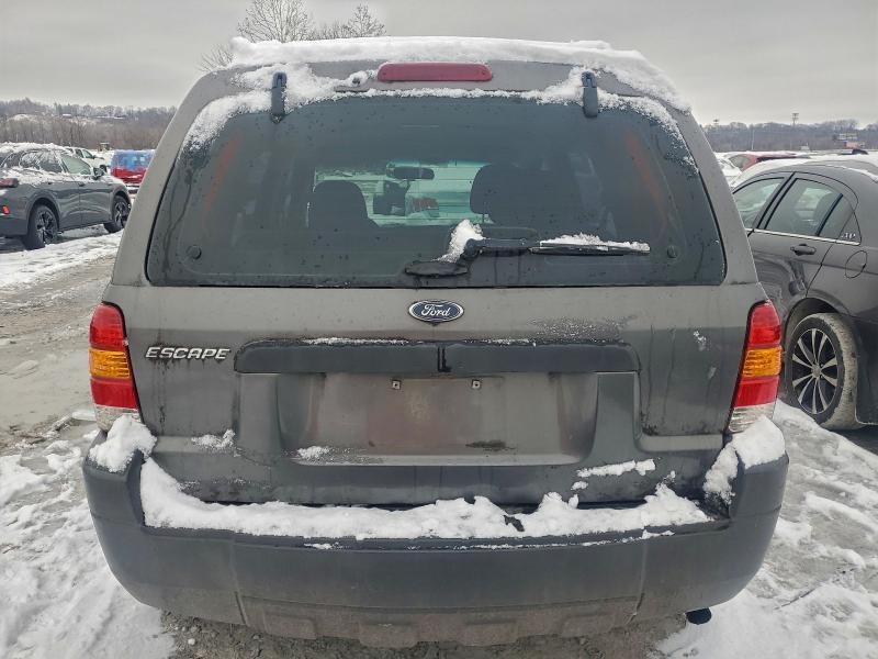Photo 6 from auction – 2005 FORD ESCAPE XLS with VIN 1FMYU02Z25KE40487