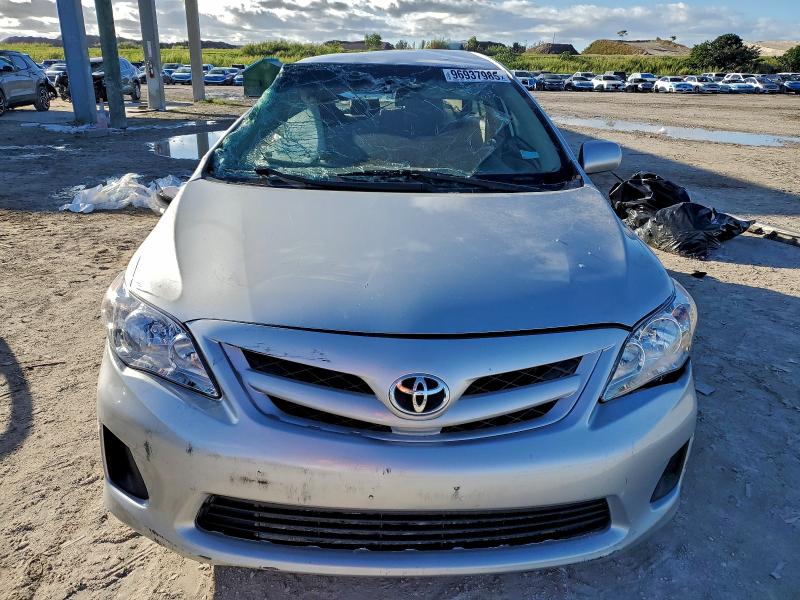 Photo 5 from auction – 2013 TOYOTA COROLLA with VIN 2T1BU4EE6DC988857