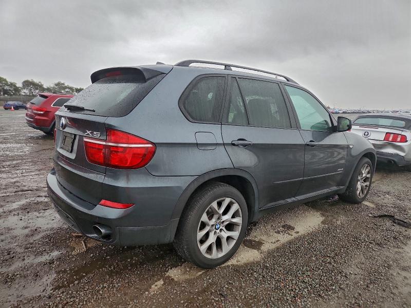 Photo 3 from auction – 2011 BMW X5 XDRIVE3 with VIN 5UXZV4C50BL404357