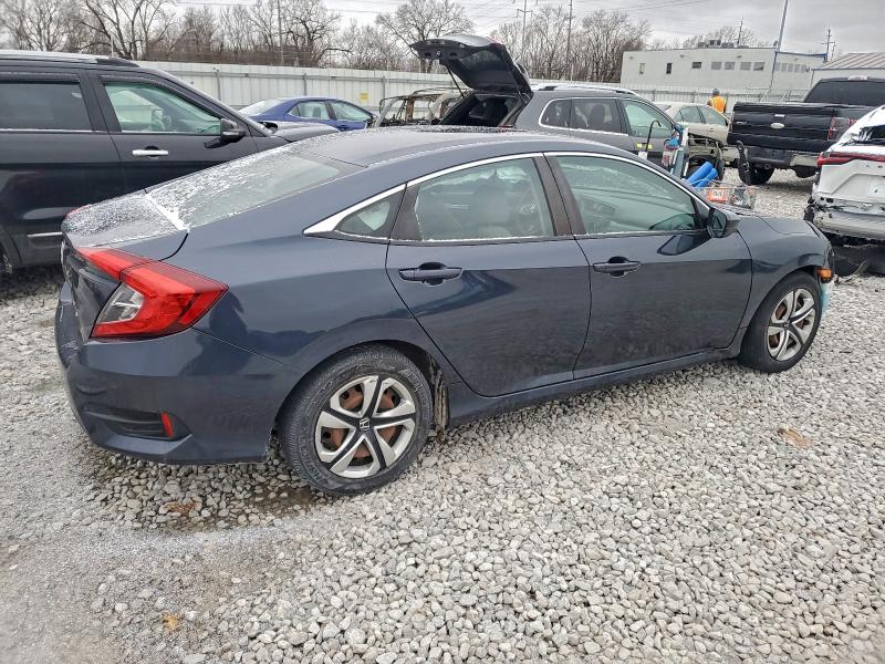 Photo 3 from auction – 2017 HONDA CIVIC LX with VIN 19XFC2F58HE027403