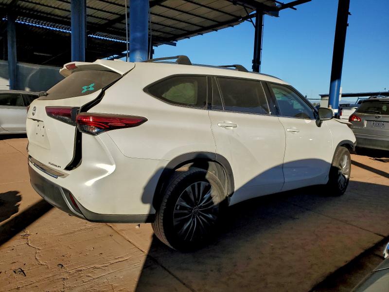 Photo 3 from auction – 2020 TOYOTA HIGHLANDER with VIN 5TDFZRAH2LS027758