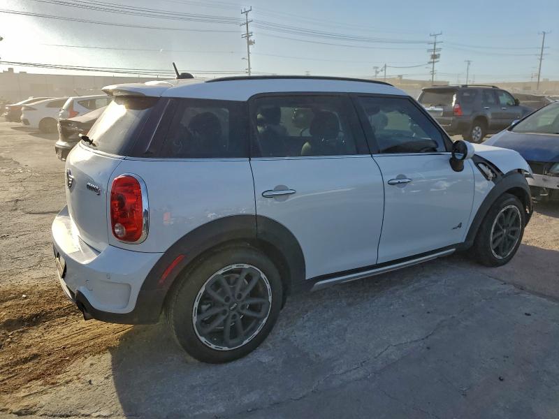 Photo 3 from auction – 2016 MINI COOPER S C with VIN WMWZC5C55GWU01387
