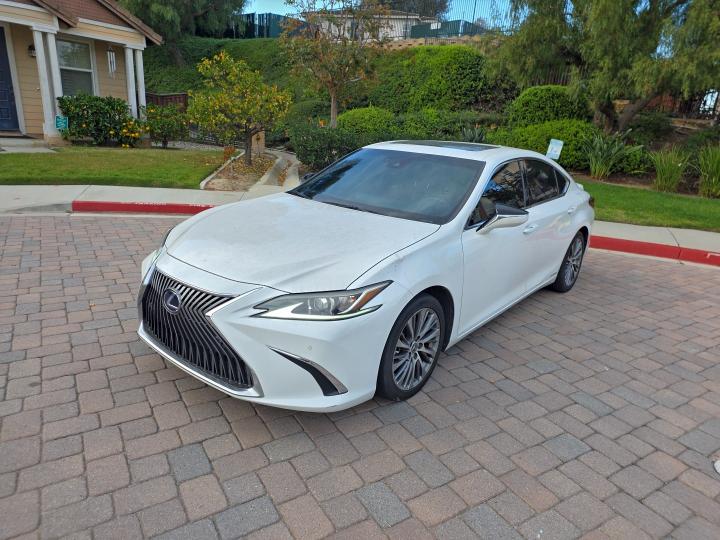 Photo 2 from auction – 2021 LEXUS ES 300H with VIN 58ADA1C10MU002908