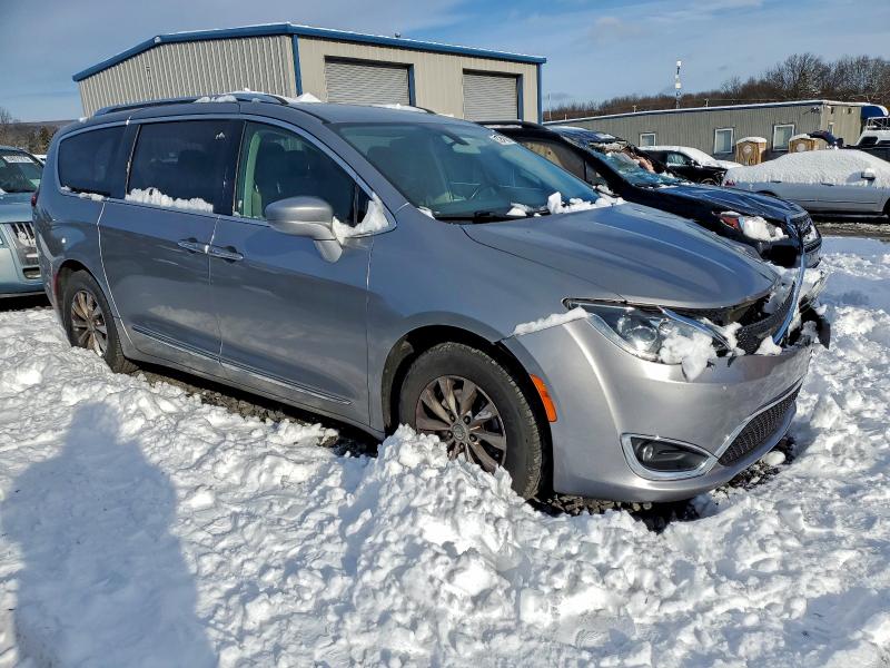 Photo 4 from auction – 2018 CHRYSLER PACIFICA T with VIN 2C4RC1BG1JR354390