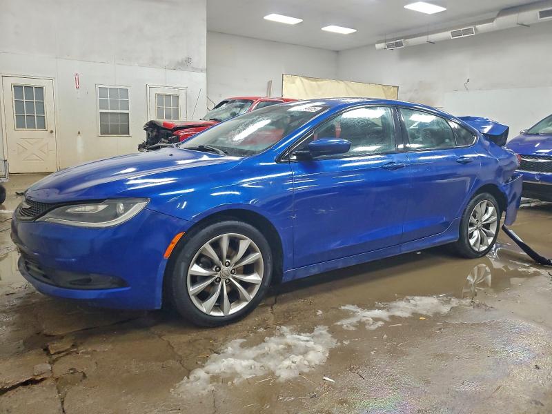 CHRYSLER 200 S 2015 with VIN 1C3CCCBB3FN749475 - Photo from auction