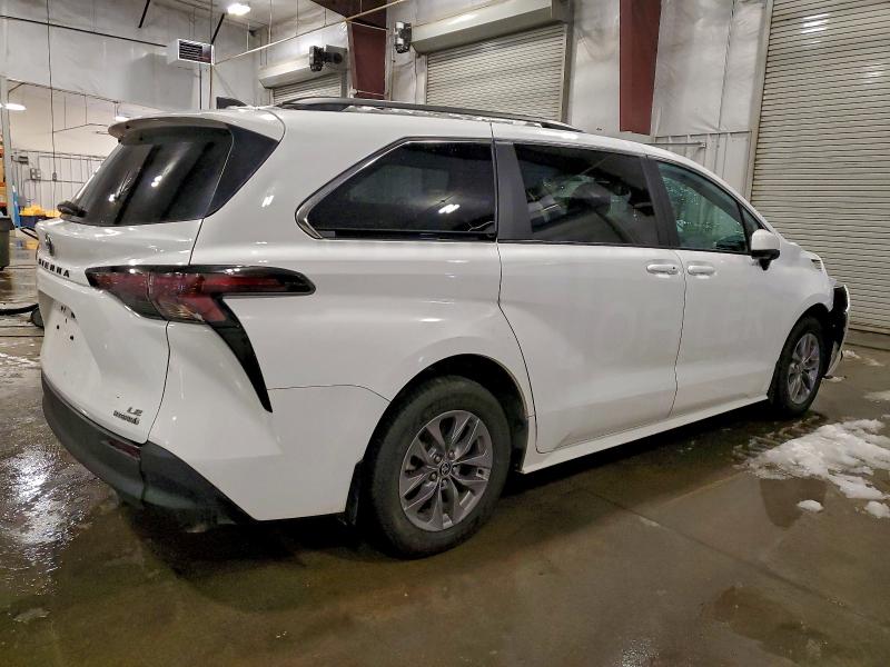 Photo 3 from auction – 2023 TOYOTA SIENNA LE with VIN 5TDBSKFC4PS105583