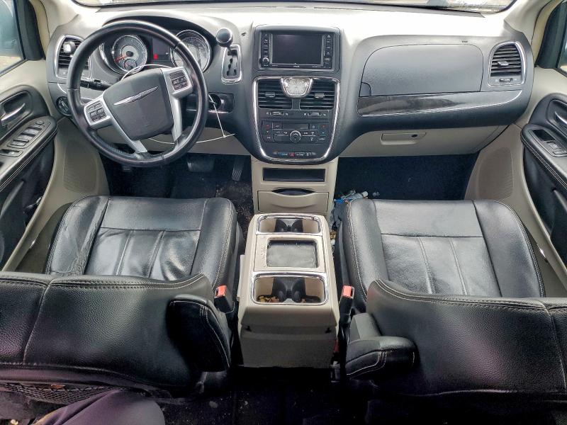 Photo 8 from auction – 2014 CHRYSLER TOWN & COU with VIN 2C4RC1BG2ER158755